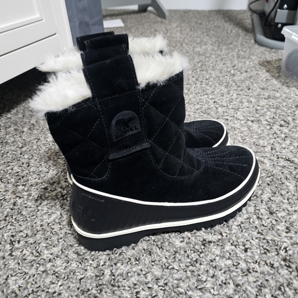 Sorel Winter Boots - Picture 1 of 5